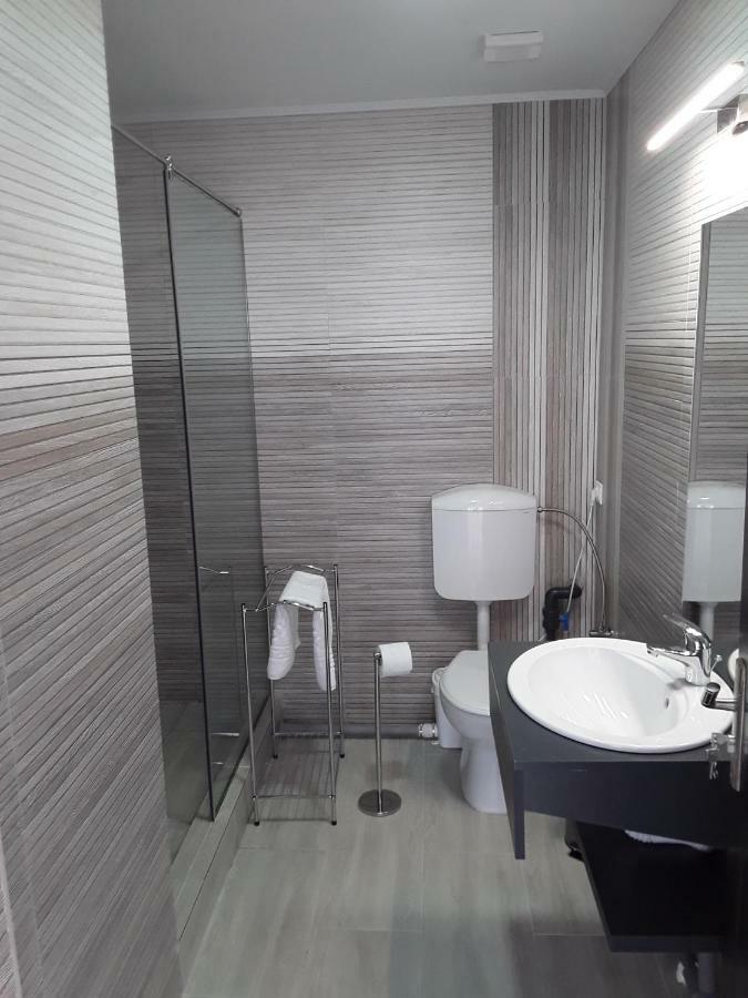 Camere De Inchiriat Central La Calciu 마흐무디아 외부 사진